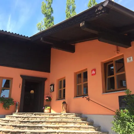 Inn Koschak Wirt & Weinbauer *