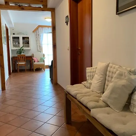 Kro Koschak Wirt & Weinbauer *