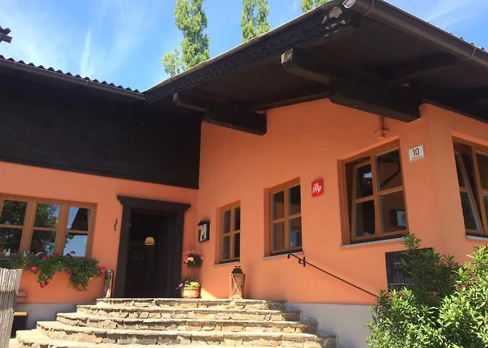 Inn Koschak Wirt & Weinbauer *